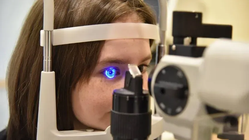 Офтальмолог Ивановская: капли, меняющие цвет глаз, опасны для здоровья