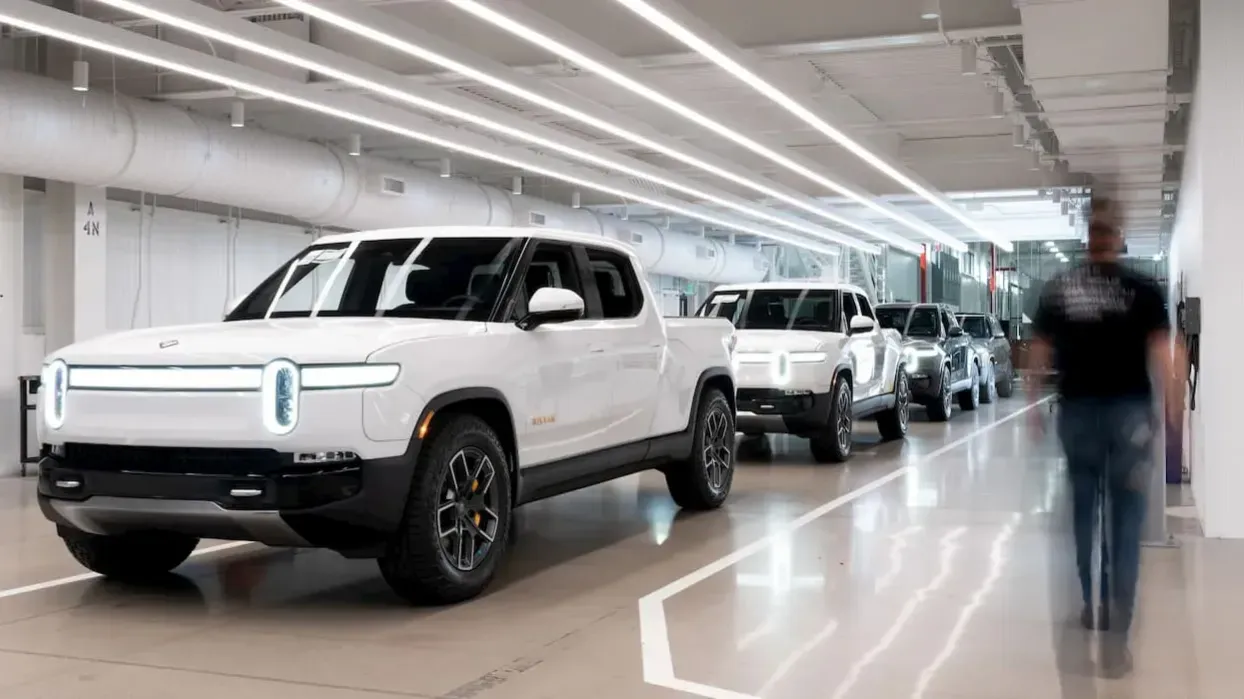 Rivian готовится к новым тарифам на импорт автомобилей в США