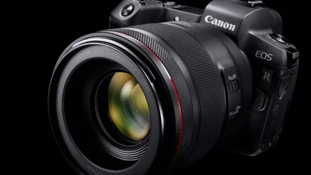 Canon расширяет свою линейку беззеркальных камер EOS R компактной и легкой моделью