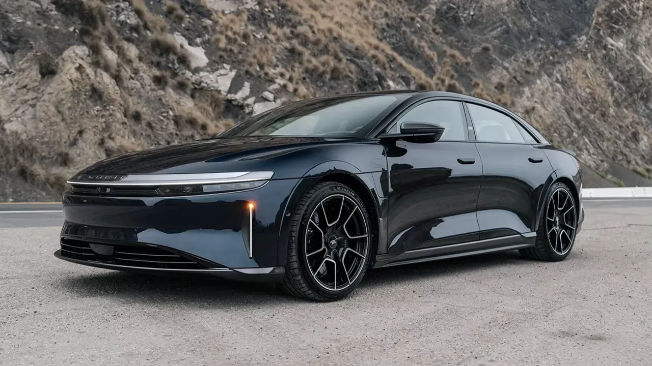 Представлен самый быстрый бронированный электромобиль в мире Lucid Air Sapphire EV