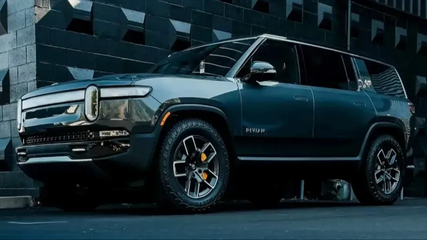 Rivian R1S может стать новым Cadillac Escalade