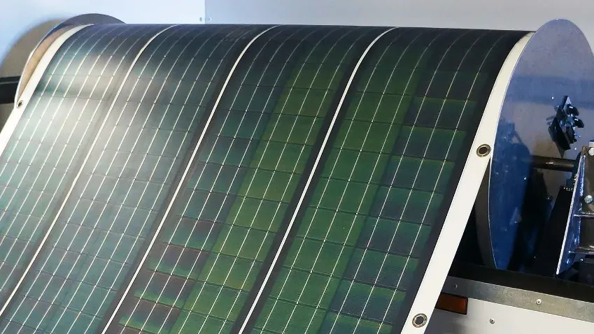 Ученые из Китая разработали гибкую солнечную батарею
