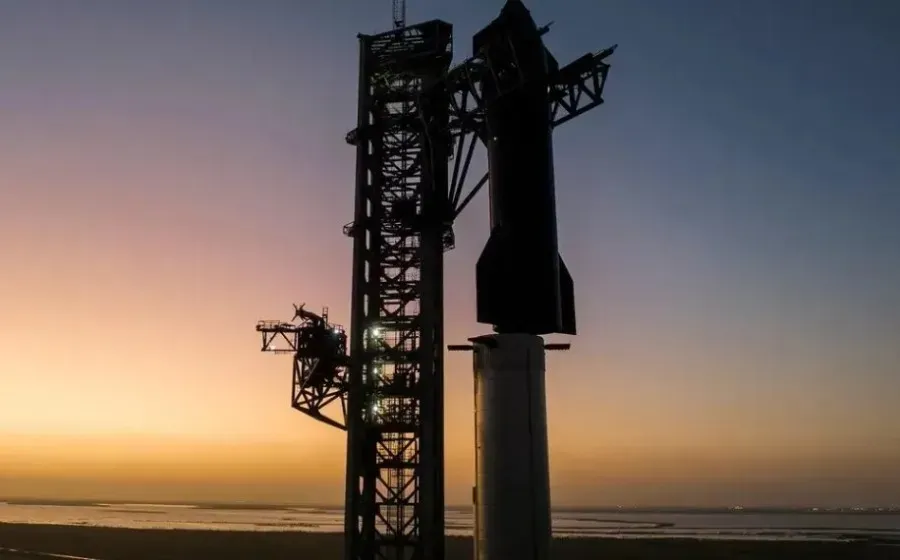 В SpaceX сделали сверхтяжелый звездолет, который хотят запустить на орбиту в декабре