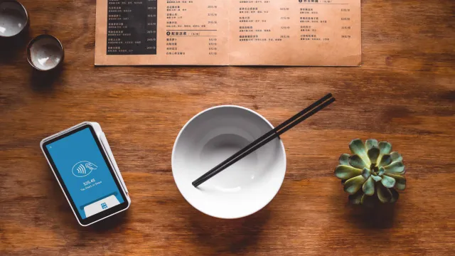 Нейросеть сервиса Yelp сможет бронировать места через платформу OpenTable Нейросеть сервиса Yelp сможет бронировать места через платформу OpenTable