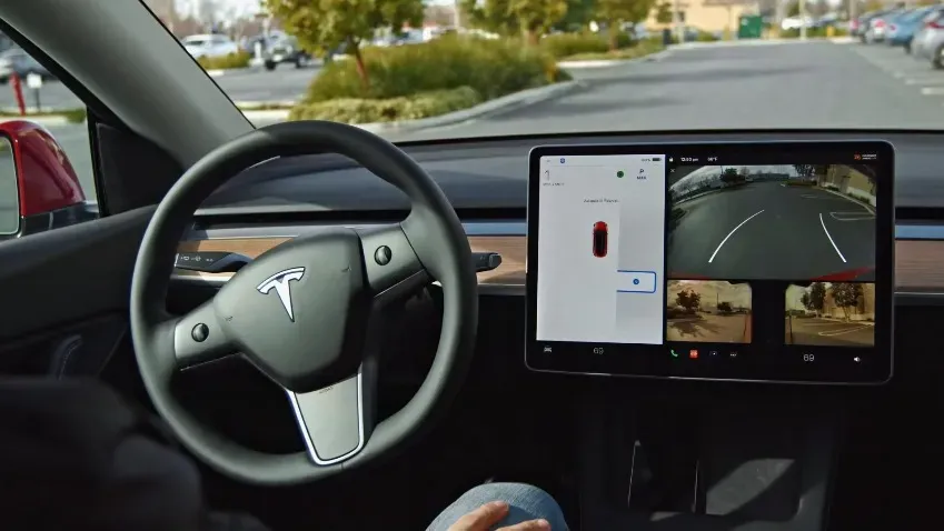 Брат Илона Маска рассказал о перспективах автопилота Tesla
