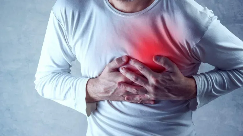 В российском Минздраве напомнили о первых симптомах инфаркта и инсульта