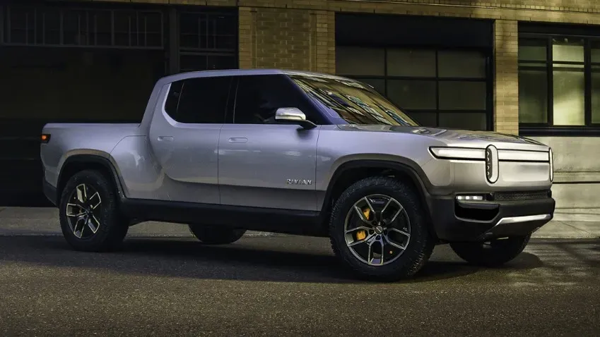 Новый электропикап Rivian R1T завезли в Россию с помощью параллельного импорта