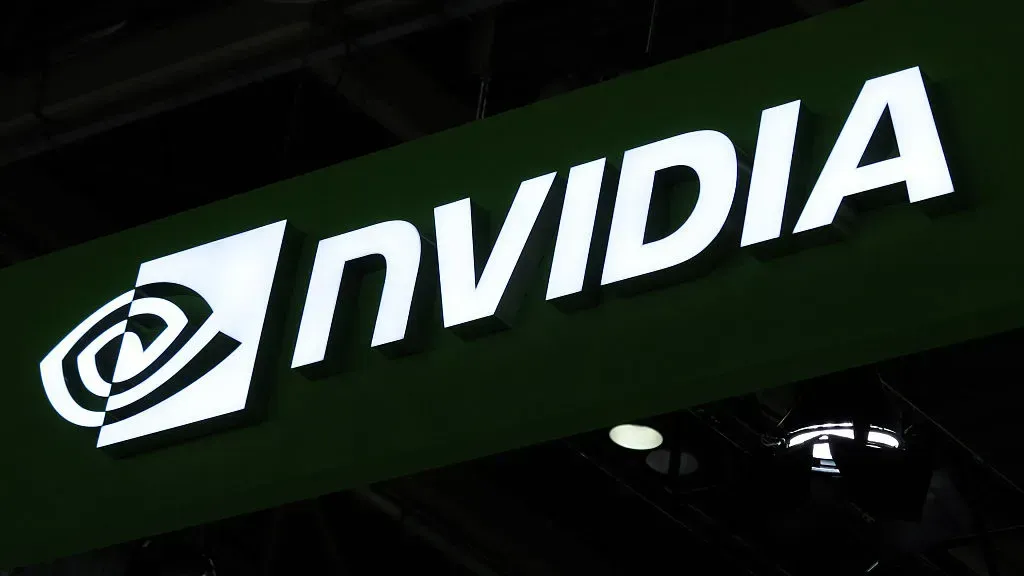 Nvidia и AMD будут отдавать США 15% дохода с ИИ-чипов для Китая