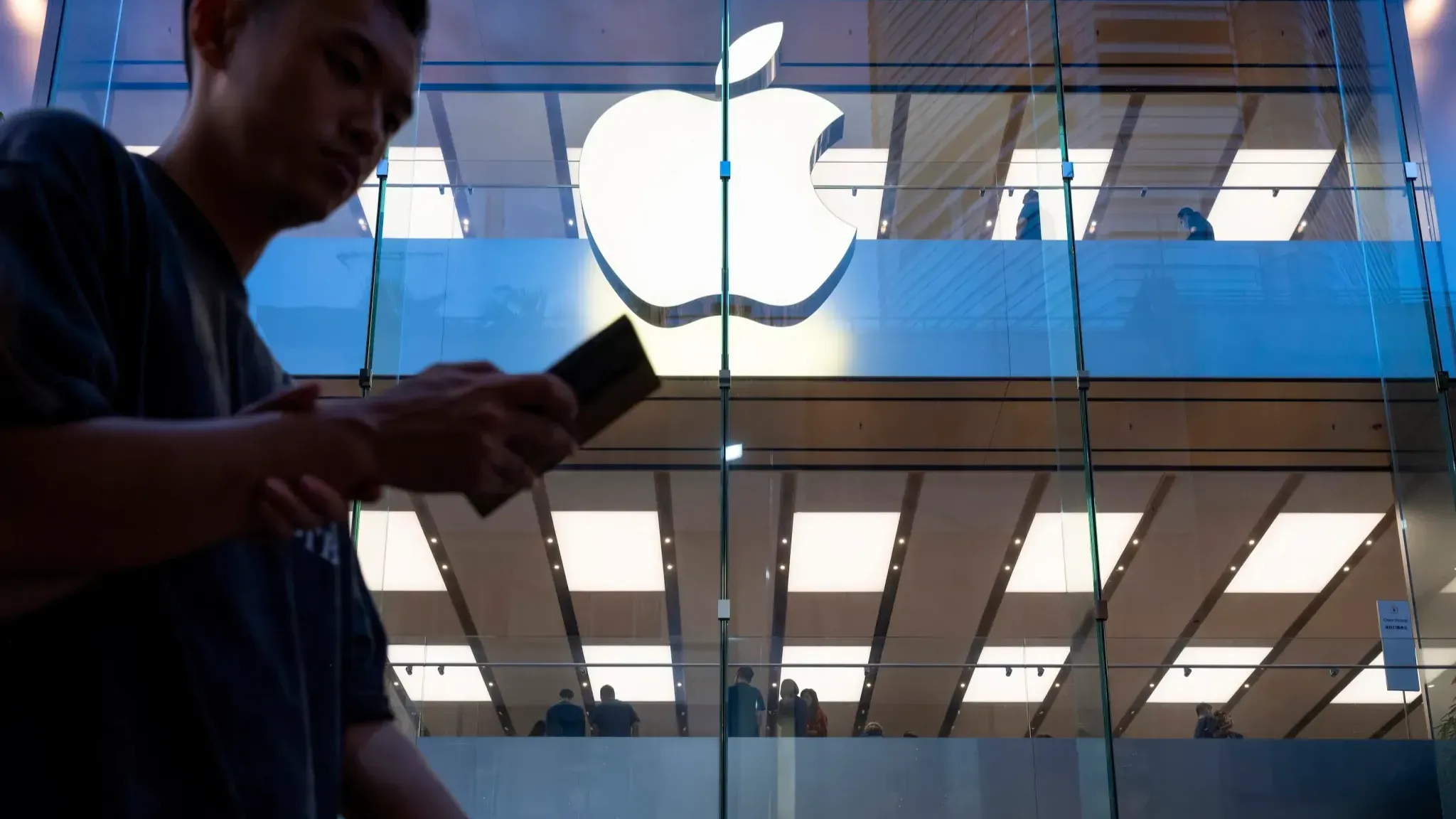 Apple выпустит собственные смарт-очки к концу 2025 года