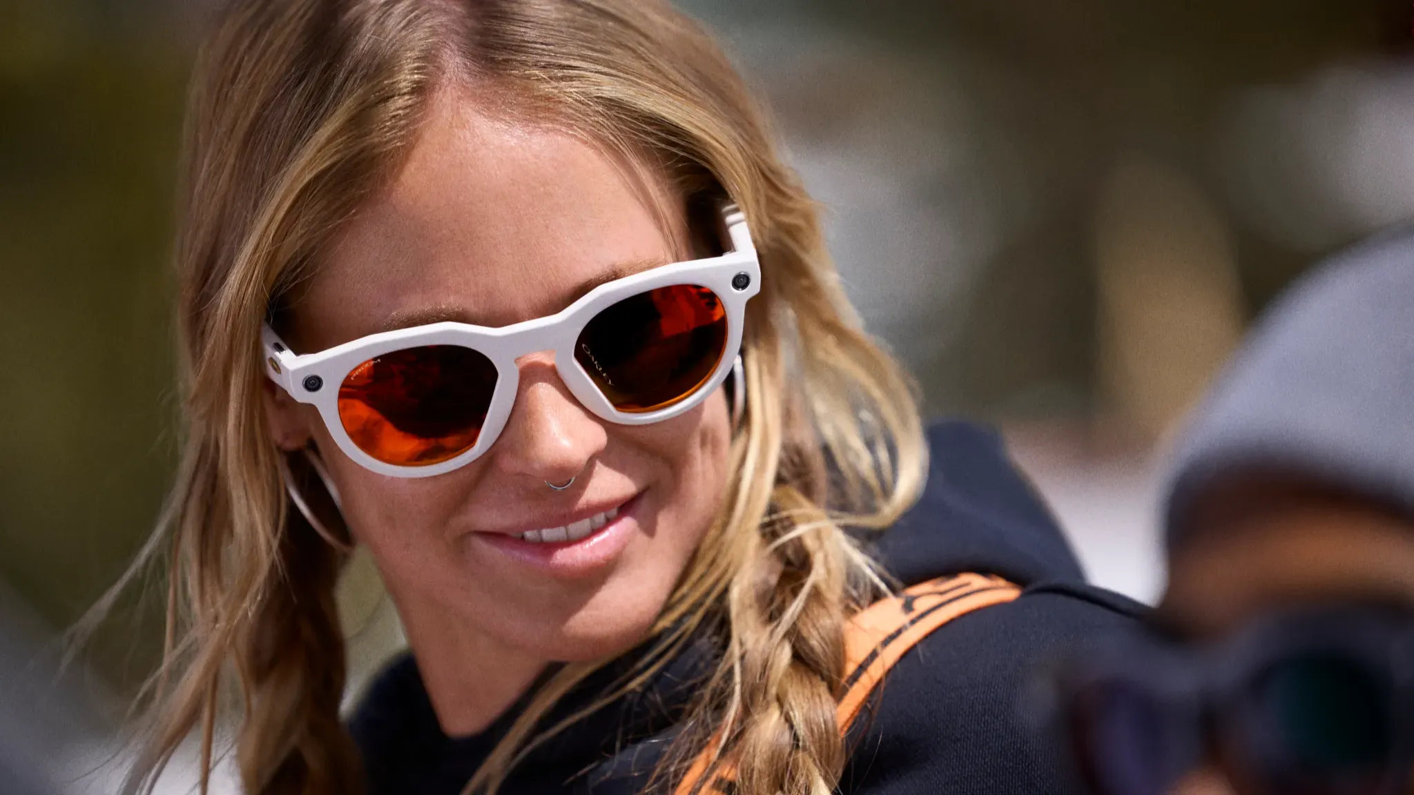 Meta* и Oakley представили умные очки с видео 3K и встроенным ассистентом