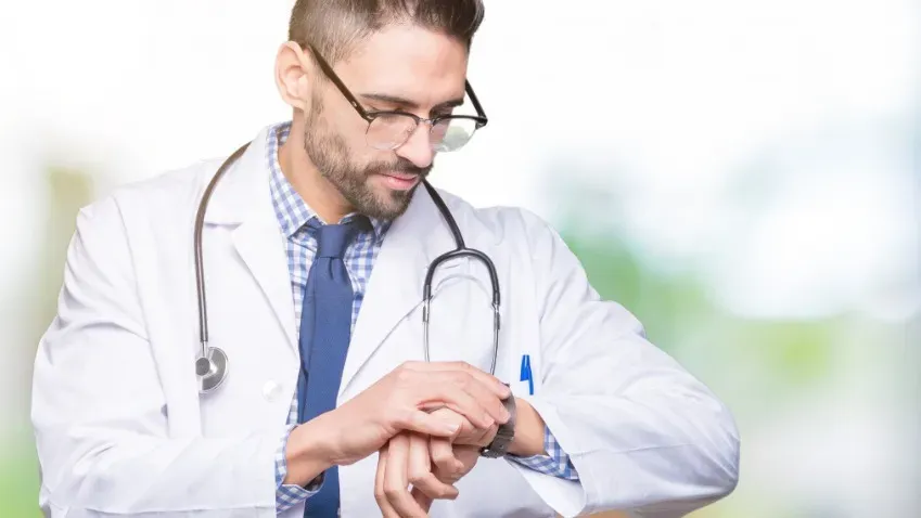 «РГ»: Врач Вялов назвал мясо на гриле ошибкой в рационе, притягивающую онкологию