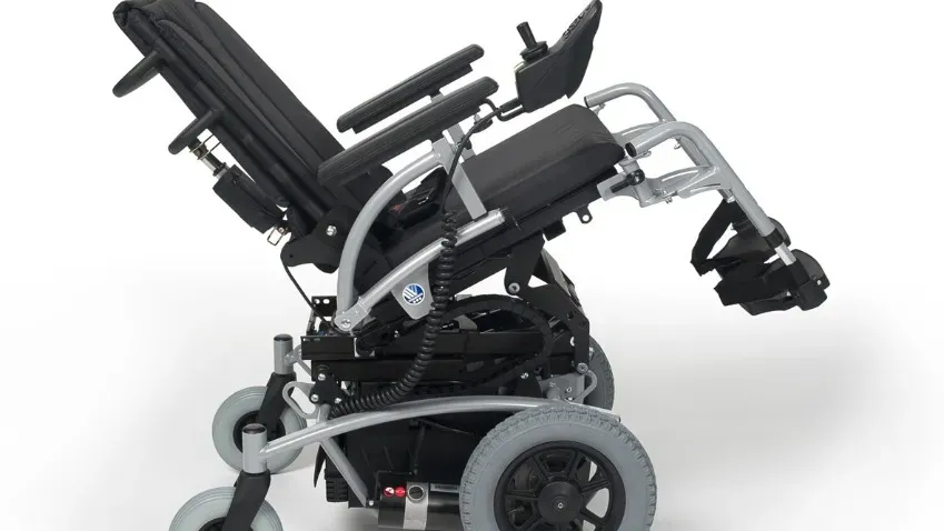 Ученые создали электрическую инвалидную коляску, позволяющую людям стоять