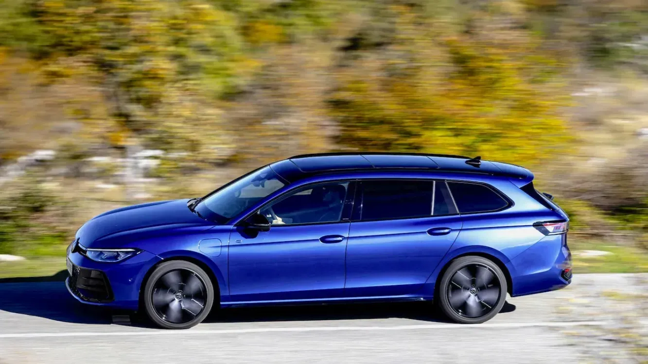 Passat eHybrid получил до 100 км запаса хода на электротяге