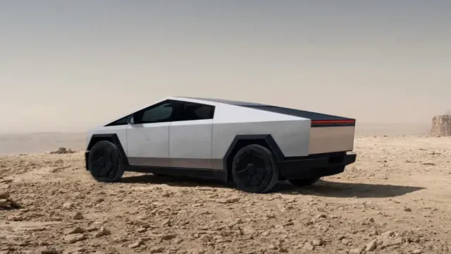 Tesla прекратила выпуск самой дешёвой версии Cybertruck после нескольких месяцев