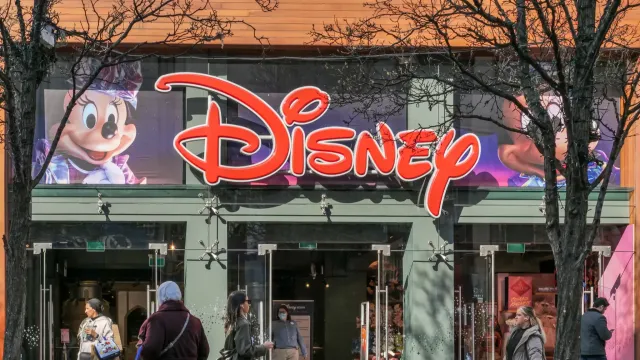 Midjourney судится с Disney и Warner Bros из-за ИИ-изображений