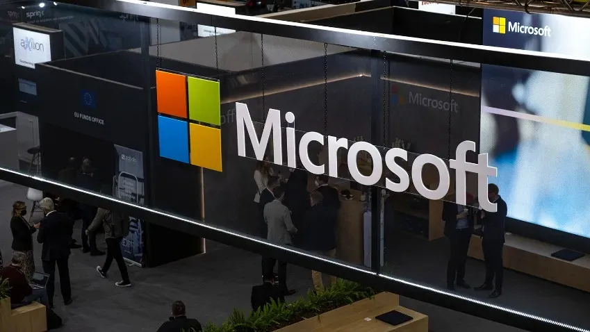 Инвестиции Microsoft в искусственный интеллект стабилизируют ее облачный бизнес