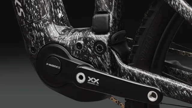 Specialized представил электровелосипед Turbo Levo R Specialized представил электровелосипед Turbo Levo R