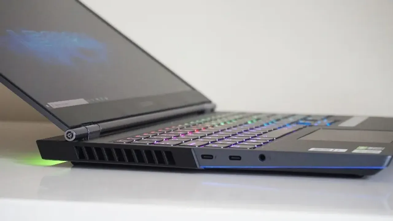 Компания Lenovo показала ноутбук, который раскладывается до 13-15 ...