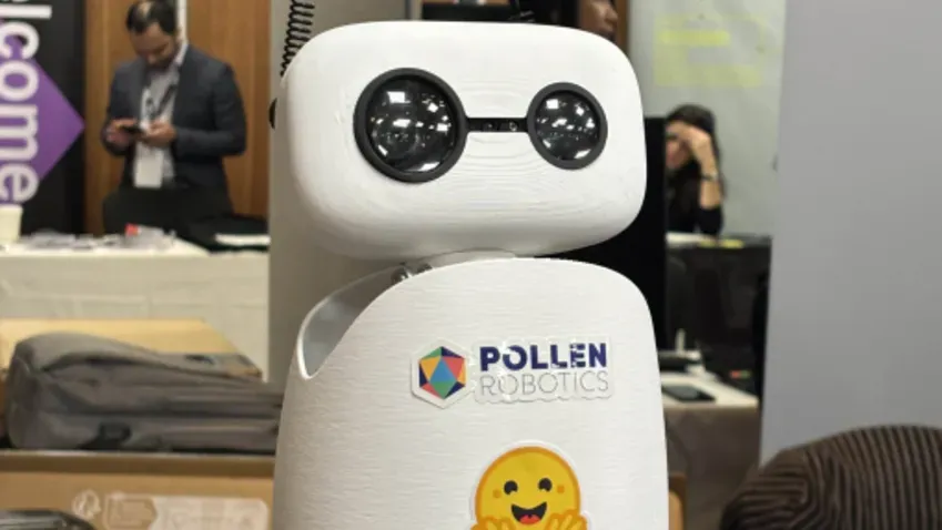 Hugging Face представила человекоподобных роботов по доступной цене