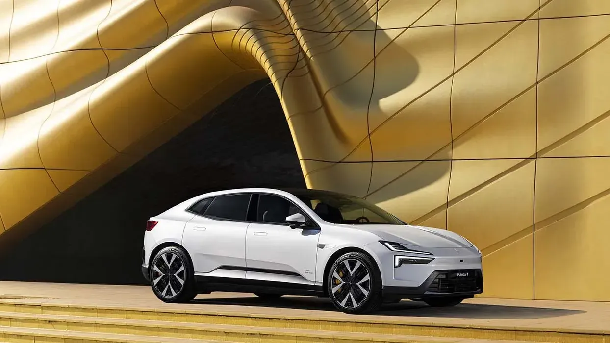 В США стартовали продажи электрокроссовера Polestar 4