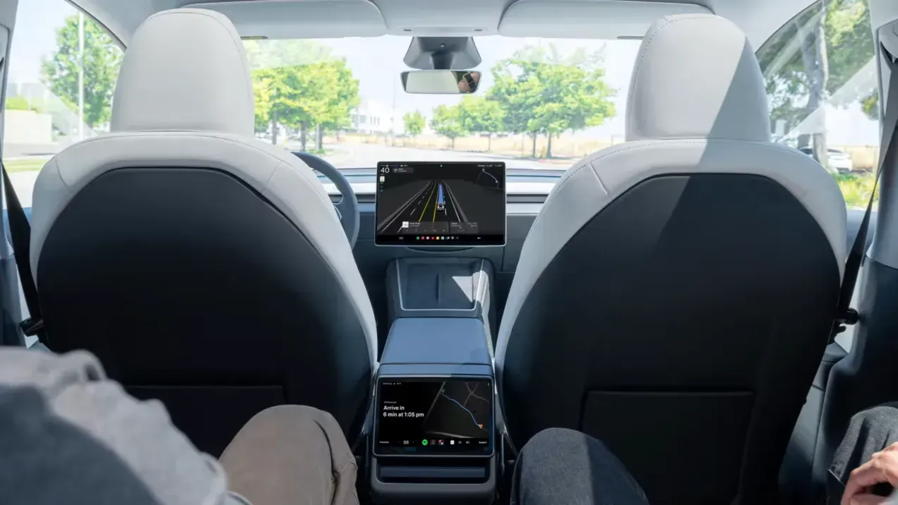 Сервис поездок Tesla начинает работу в Аризоне под контролем водителей