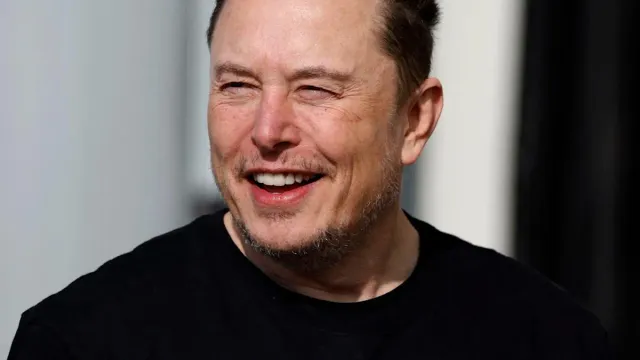 Потенциальное слияние Tesla и SpaceX может привести к выплате Маску