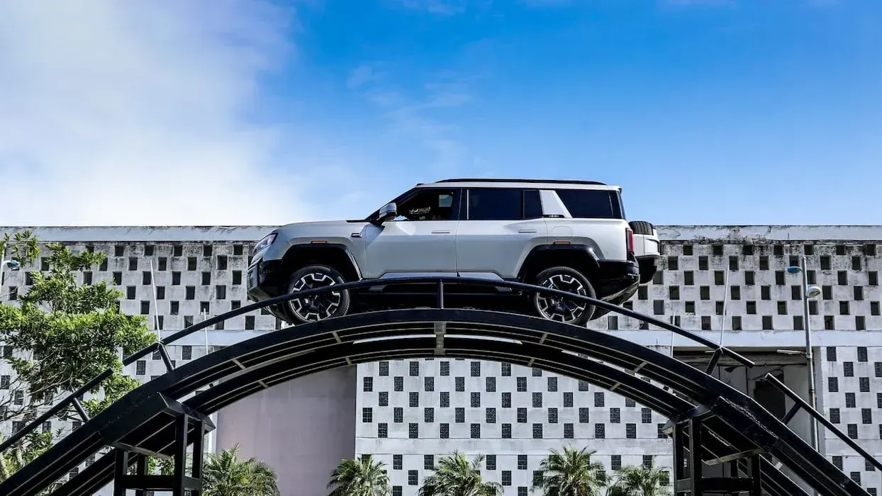 BYD снизила цену на интеллектуальную систему Huawei более чем вдвое