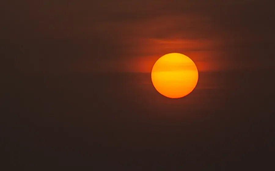 CNBC: американские учёные изучают возможности охладить Землю, отражая свет Солнца