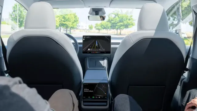 Маск резко высказался о конкуренции Tesla и Waymo в автономном вождении Маск резко высказался о конкуренции Tesla и Waymo в автономном вождении