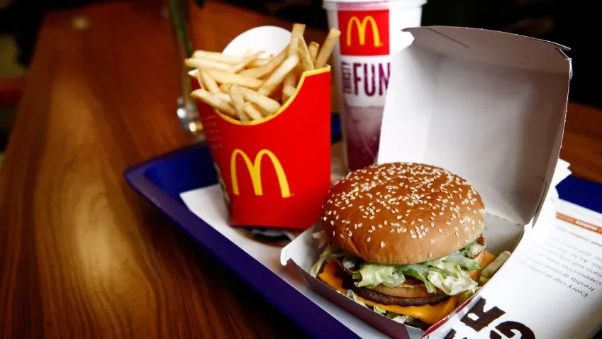 Блогер, который питался в McDonald's 3 месяца, похудел на 25 кг