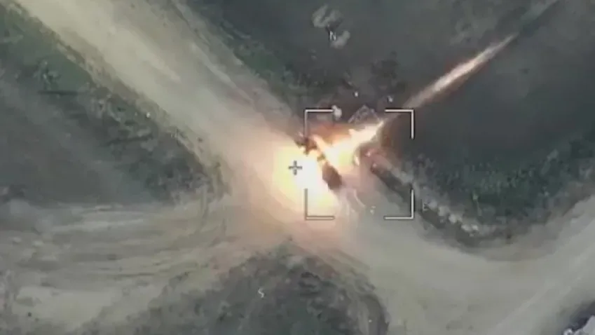 В Сеть выложены кадры поражения 10 единиц бронетехники ВСУ ударами FPV-дронов