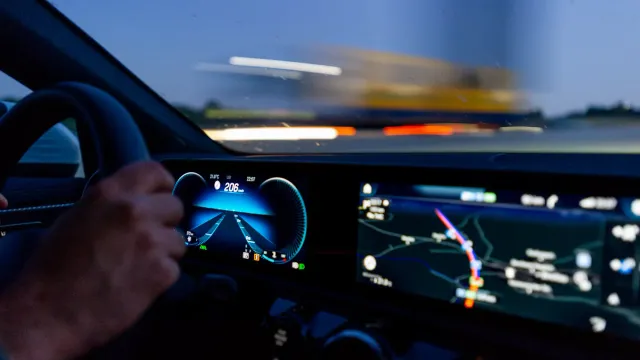 Google внедряет нейросеть Gemini в навигационную систему Apple CarPlay
