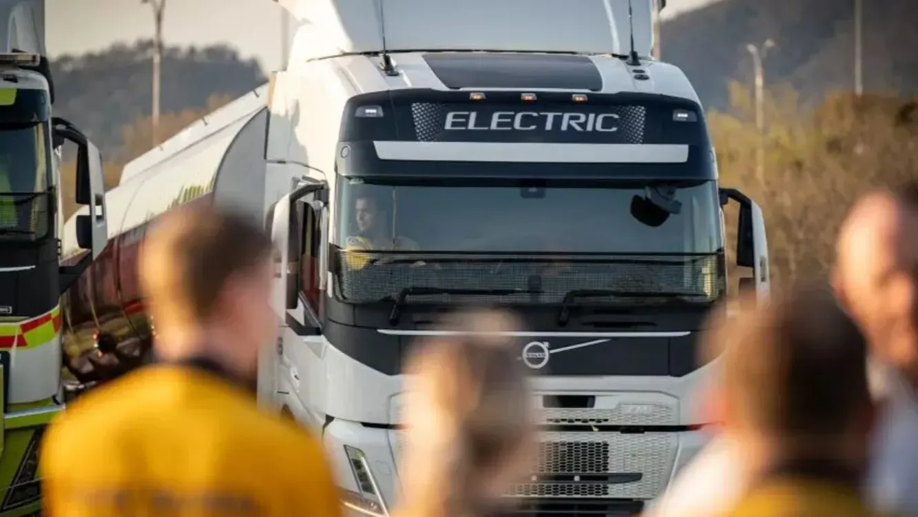 Пожарная служба Австралии тестирует электрический грузовик Volvo FM