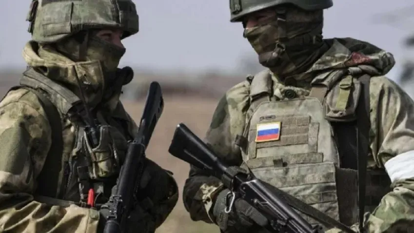 Боец армии РФ решил спрятаться от обстрела в блиндаже вместе с солдатами ВСУ