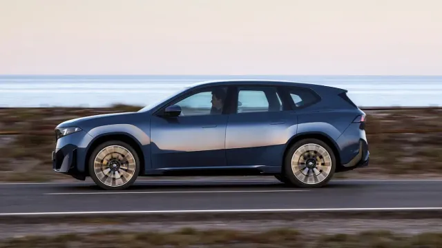 BMW показала новый электрический внедорожник iX3 с рекордным запасом хода