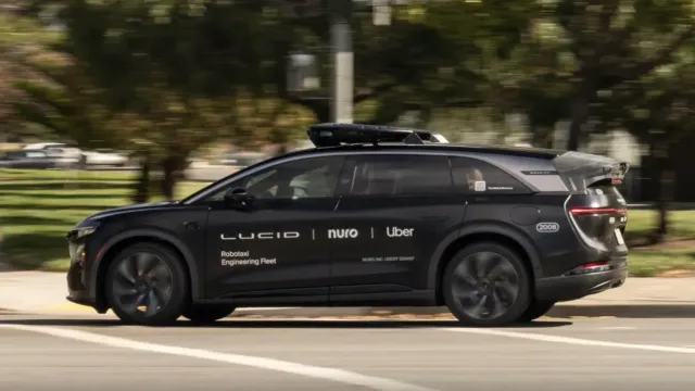 Nuro получила разрешение на беспилотные тесты Lucid Gravity в Калифорнии