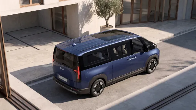 Kia представила вместительный электрофургон PV7