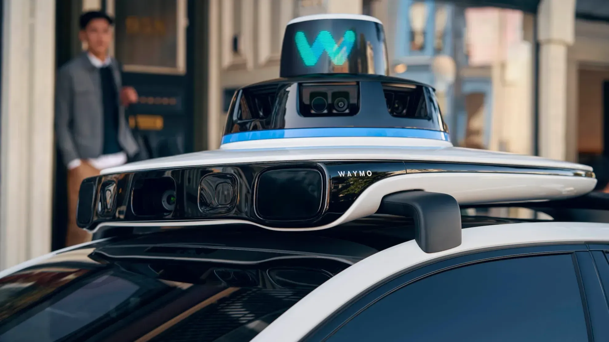 Waymo расширяет корпоративный сегмент, конкурируя с Uber и Lyft