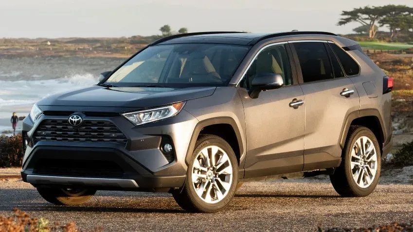Кроссовер Toyota RAV4 модифицирован к новому модельному году