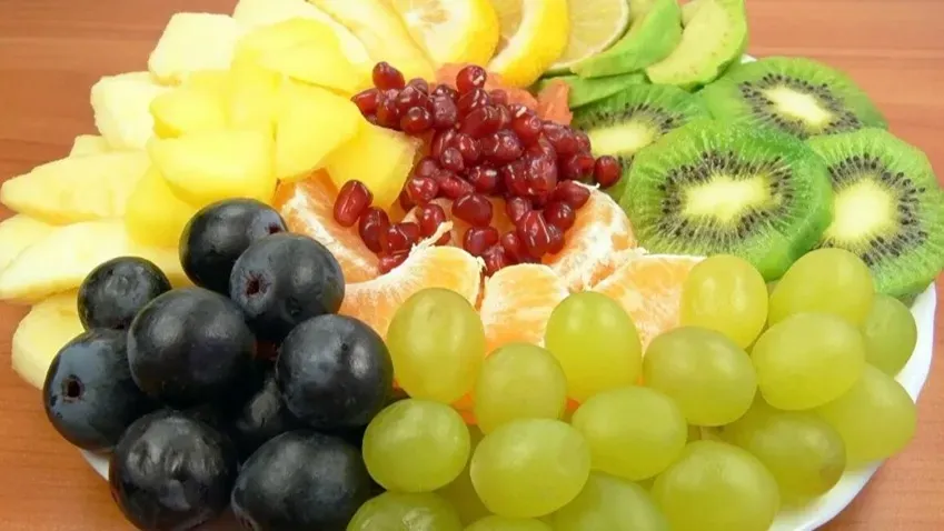 «М24»: Елена Соломатина назвала избыток фруктов в старшем возрасте путем к ожирению печени