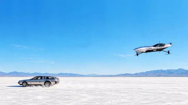 Бренд DeLorean примет участие в гонках летающих электромобилей
