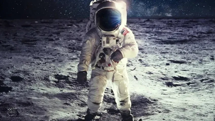 Учёные выяснили, что жидкий азот поможет защитить скафандры астронавтов от лунной пыли