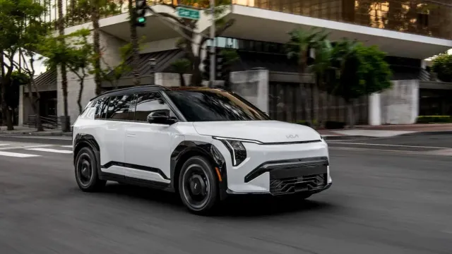 Компактный электрический кроссовер Kia EV3 поступит в продажу до конца года