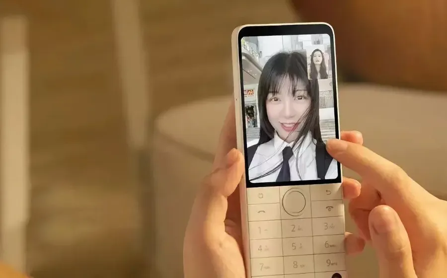 Анонсирован кнопочный телефон Xiaomi Qin F22 Pro с сенсорным экраном и Android 12