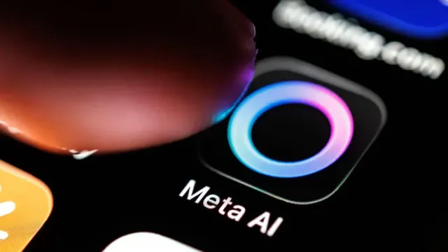 Meta* планирует тесты ИИ-устройства в формате кулона