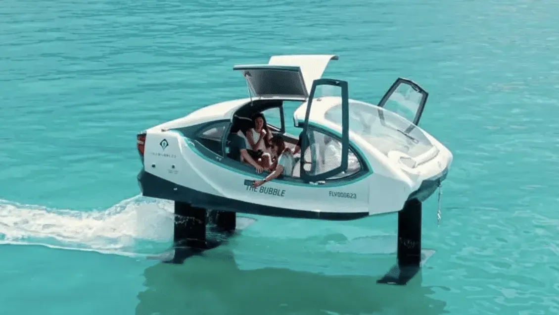 Компания SeaBubbles представила электрическое водное такси на подводных крыльях