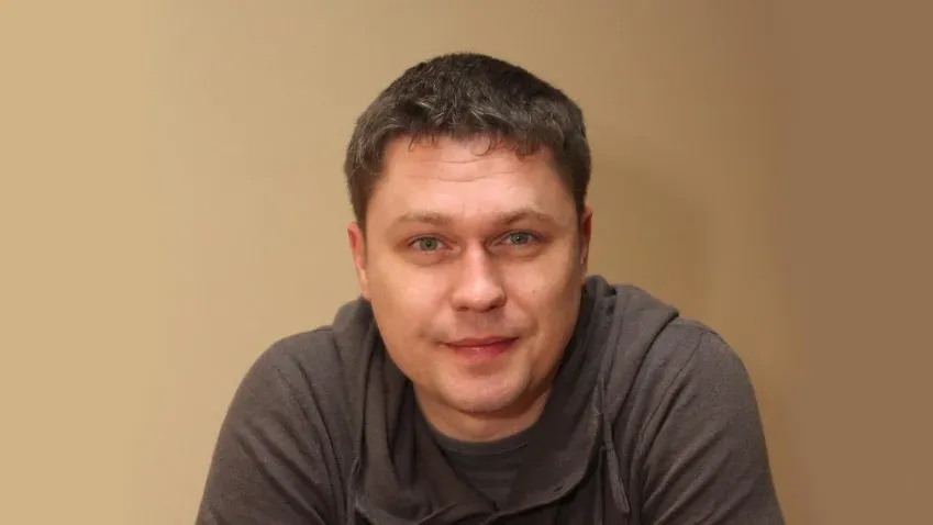 Журналисты News.ru нашли, где сейчас звезда «Глухаря» Денис Рожков и чем он занимается