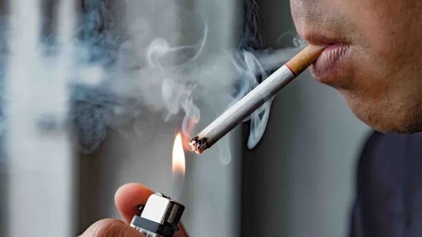 Исследование показывает, что курение вызывает рак и затрудняет его лечение