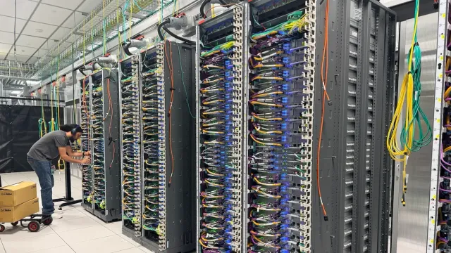 Cerebras Systems выводит разработчика ИИ-чипов на биржу