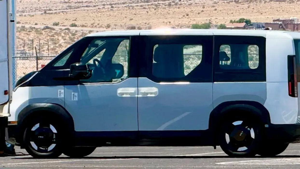 Электрический фургон Kia PV5 замечен на тестах в США
